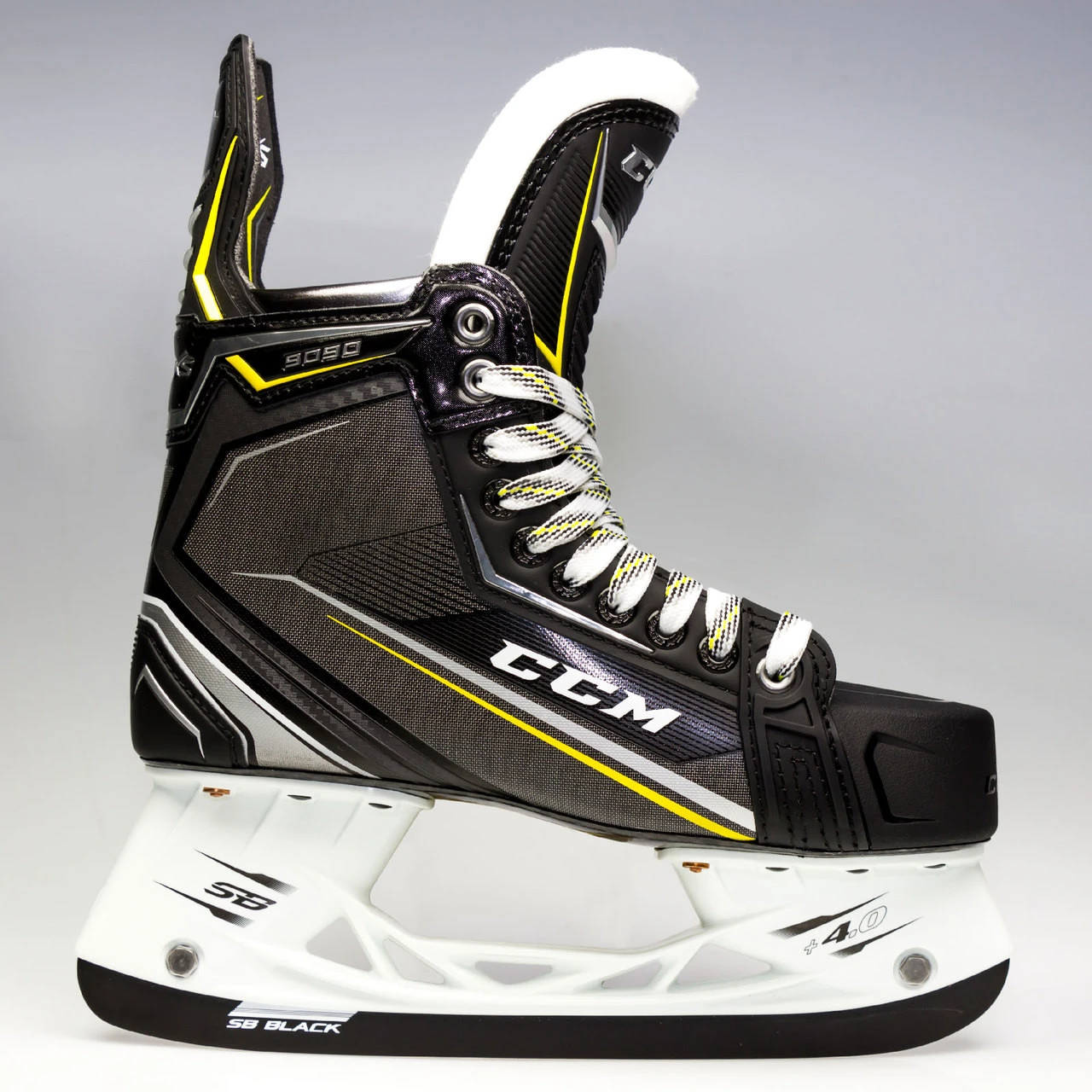 CCM Tacks 9090 Junior Ice Hockey Skates 3 CCM Tacks 9090 Junior Ice Hockey Skates - Image 3