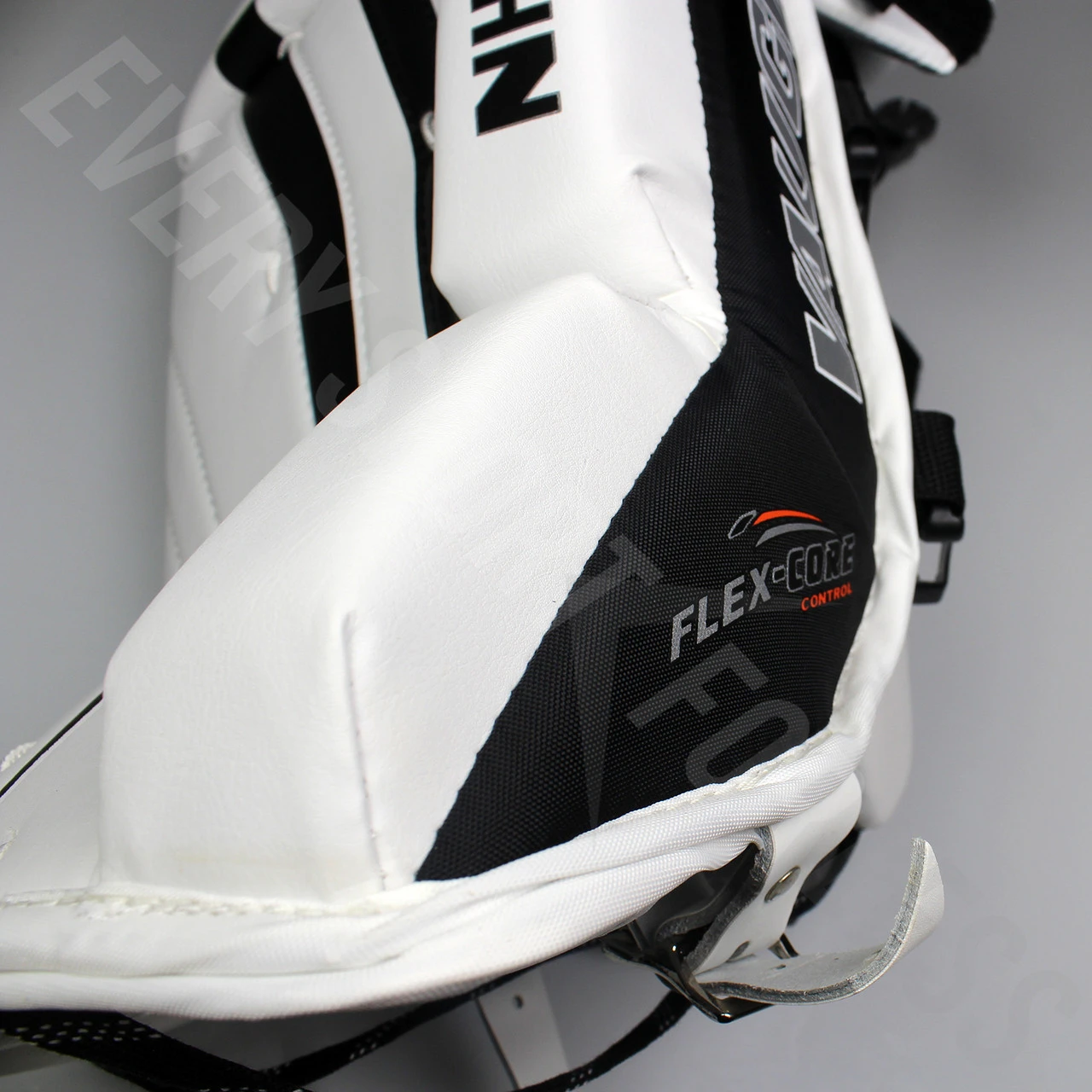 Vaughn V7 VPG XF Youth Hockey Goalie Leg Pads - White, Black 5 Vaughn V7 VPG XF Youth Hockey Goalie Leg Pads - White, Black - Image 5