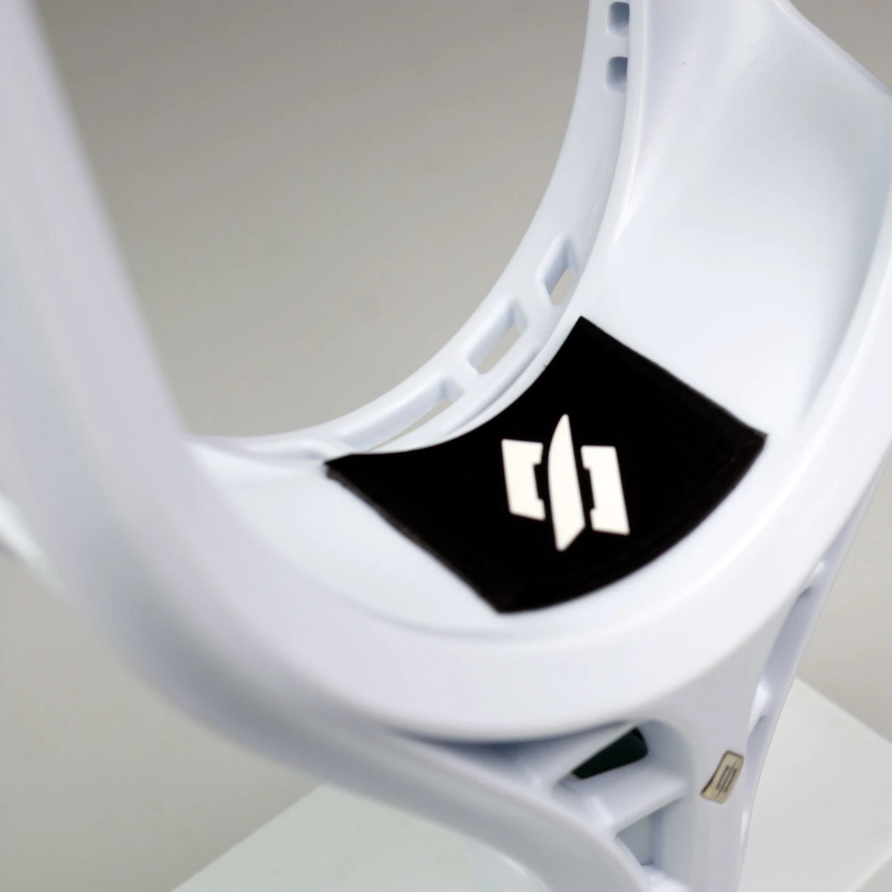 StringKing Mark 2T Unstrung Lacrosse Head - White 7 StringKing Mark 2T Unstrung Lacrosse Head - White - Image 7